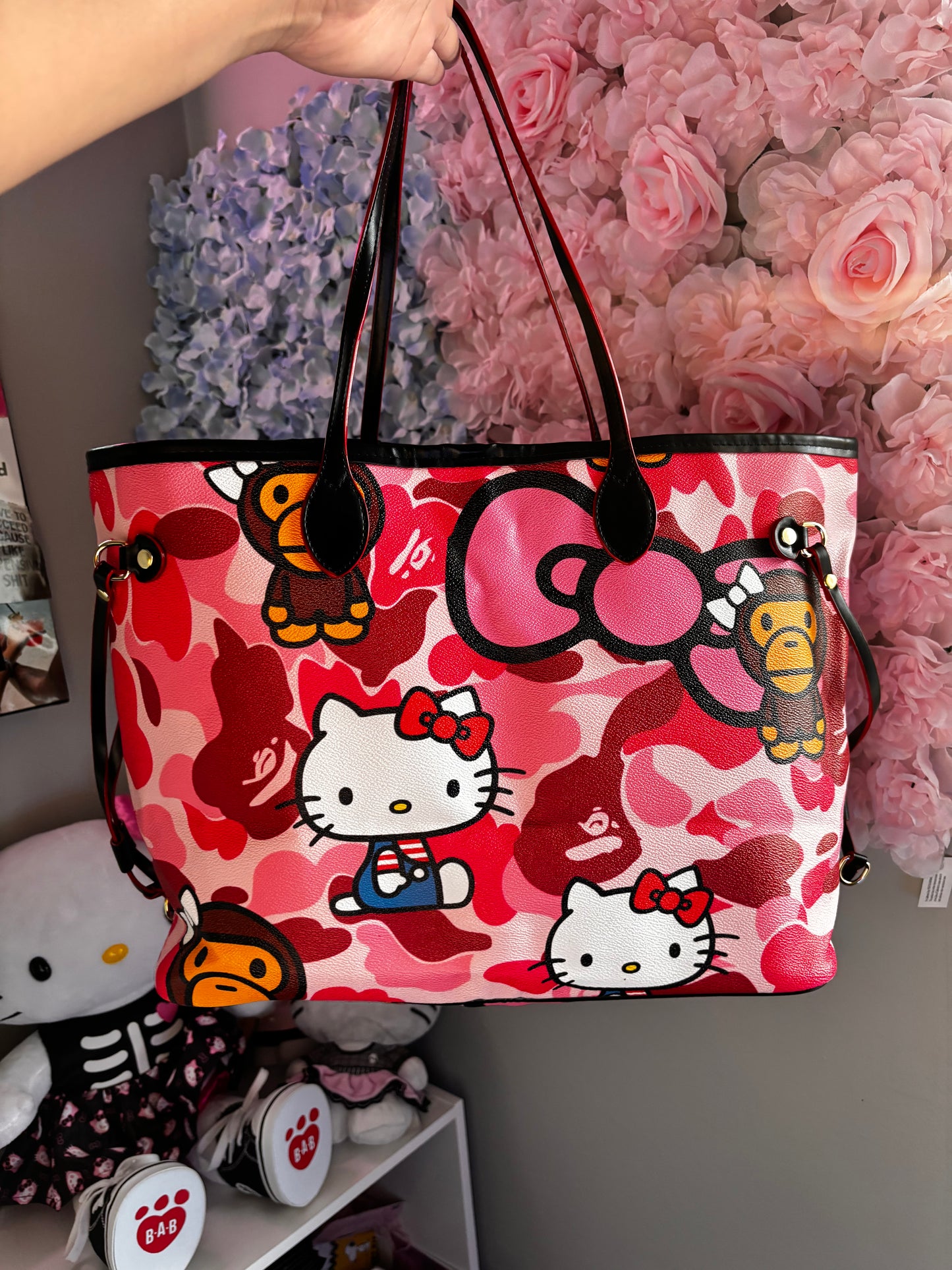 KITTY & FRIENDS CARD HOLDER